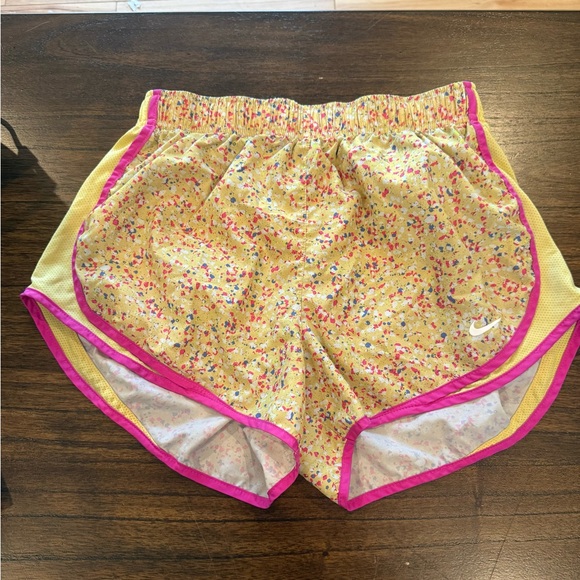 Nike Dri-FIT Running Shorts Bundle Women’s Athletic Activewear Size Medium EUC - Picture 14 of 16